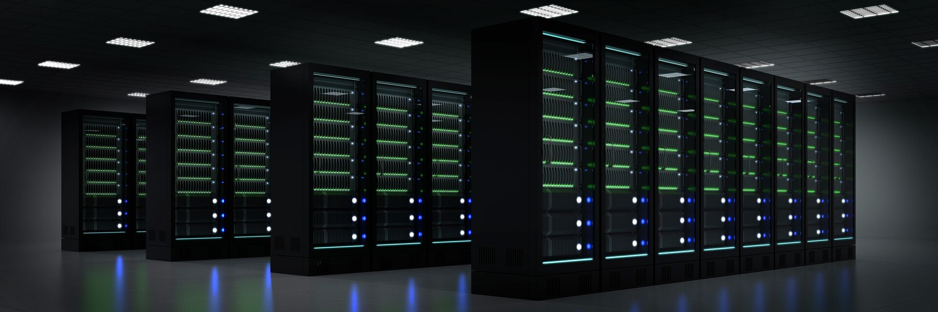 Ansicht eines Rechenzentrums mit Server-Racks. Symbolisiert die leistungsfähige Infrastruktur, die für zuverlässiges Webhosting in Deutschland bereitgestellt wird.